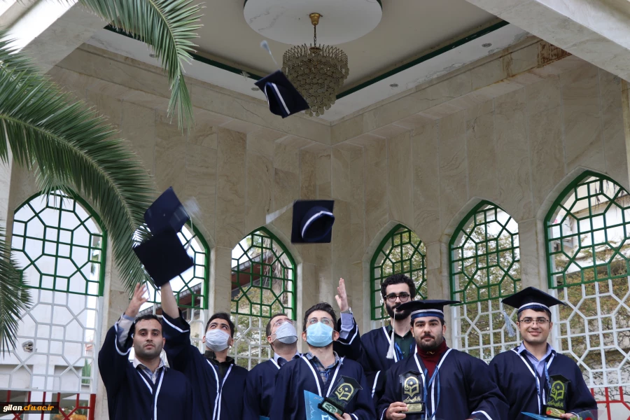 کار معلمی مجموعه ای از فعالیت های به هم پیوسته است که هم یاد می دهد و هم یاد می گیرد. 2