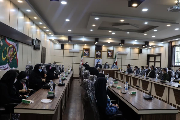 دانش آموزان در سال 1357 با شور و شعور انقلابی خود، هویت مسلمانی، خود اتکایی و روح مبارزه با استکبار را درجامعه القا کردند. 3