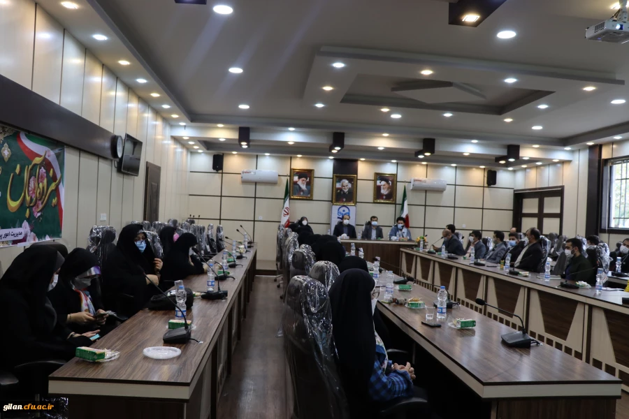 دانش آموزان در سال 1357 با شور و شعور انقلابی خود، هویت مسلمانی، خود اتکایی و روح مبارزه با استکبار را درجامعه القا کردند. 3