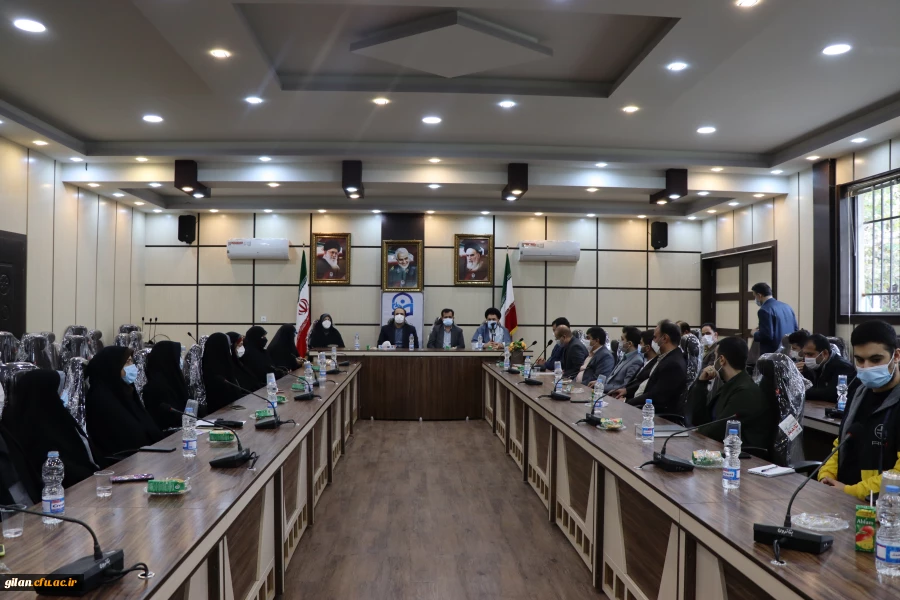 دانش آموزان در سال 1357 با شور و شعور انقلابی خود، هویت مسلمانی، خود اتکایی و روح مبارزه با استکبار را درجامعه القا کردند. 5