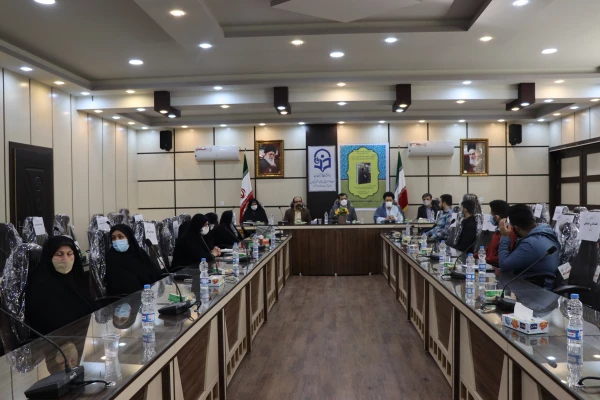 مطالعه کتاب یک نیاز ضروری است که انسان با آن باهوش تر و توانا تر شده بهروری او در حل مشکلات افزایش می یابد. 4