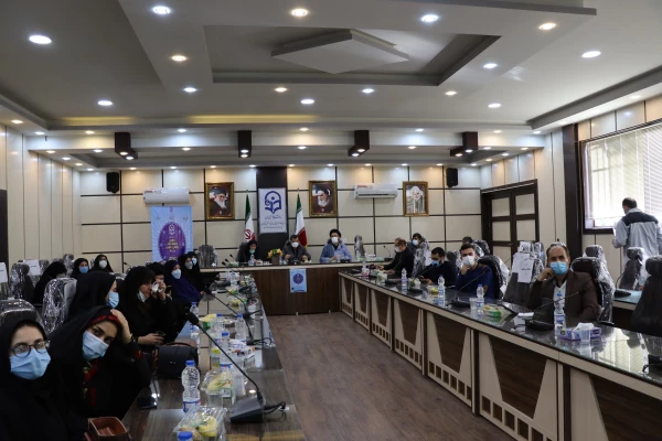 حقیقت پژوهش، به عنوان نمود اجتماعی صرفاً شامل دریافت حقیقتها نیست  بلکه مستلزم انتقال حقیقت ها نیز می باشد. 2