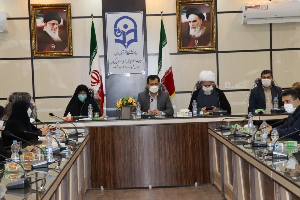 نماد هوشمندی و غیرتمندی مردم ایران در حماسه نهم دی تجلی یافت .
.   3