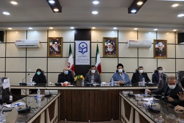 یکی از مهمترین شاخصه های  مکتب سلیمانی عشق به خدا، پیروی و اطاعت از ولی امر می باشد. 3