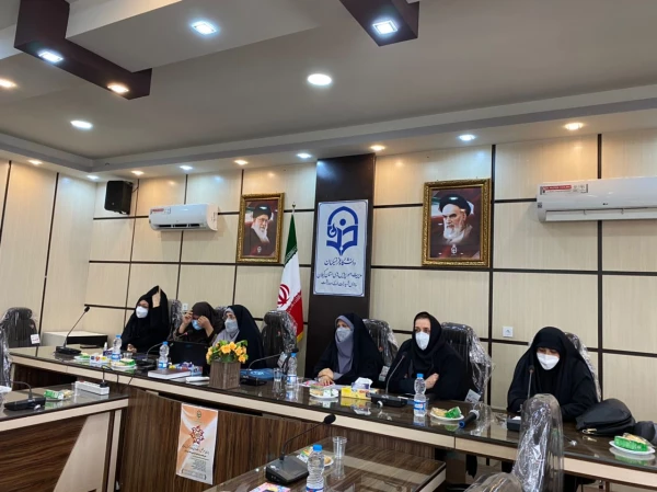 برگزاری نشست علمی تخصصی و بررسی  سرفصل ها و واحد های درسی آموزش ابتدایی 3