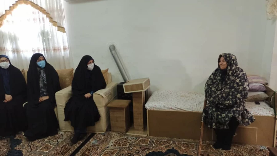 دکتر ابراهیم صفری  به اتفاق هیات همراه با خانواده شهد مدافع حرم دیدار کرد. 3