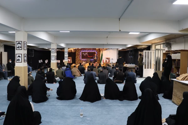 شهدا سرمایه های معنوی- ایمانی  و اخلاقی جامعه محسوب می شوند 4