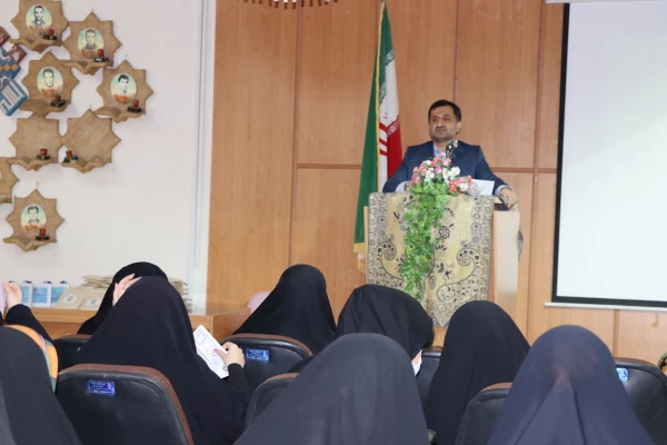 رابطه ی انسانها با هم  برگرفته از دو عامل فرهنگ و زبان می باشد که محصول آن ایجاد پیوندهای عمیق و ناگسستنی است. 4