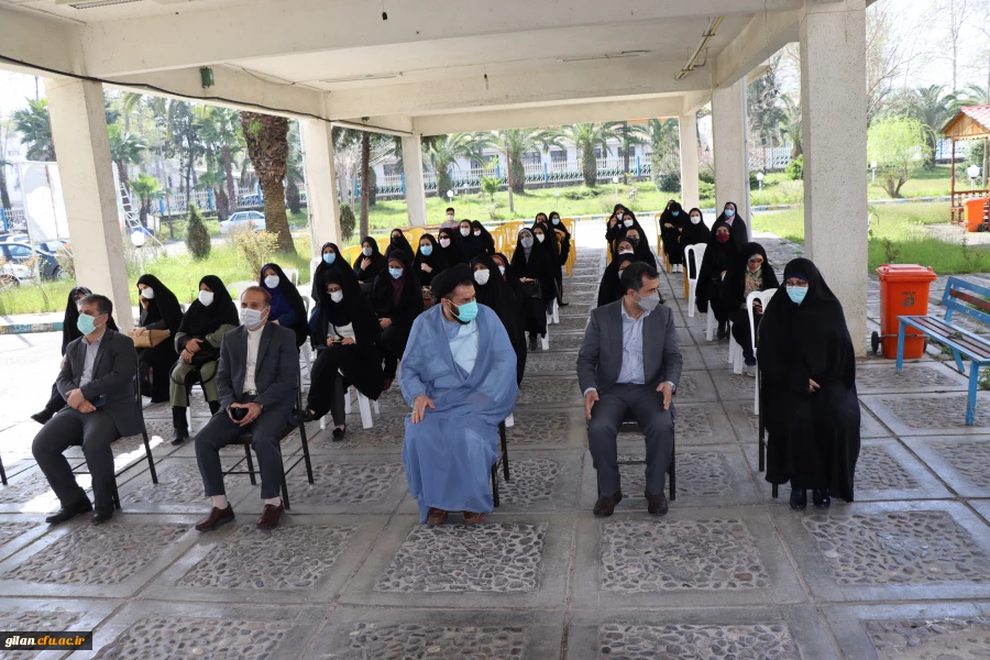 تعلیم و تربیت یعنی کلیه­ ی فعالیت ­هایی که به تعامل و توانایی انسان، توسعه می بخشد. 3