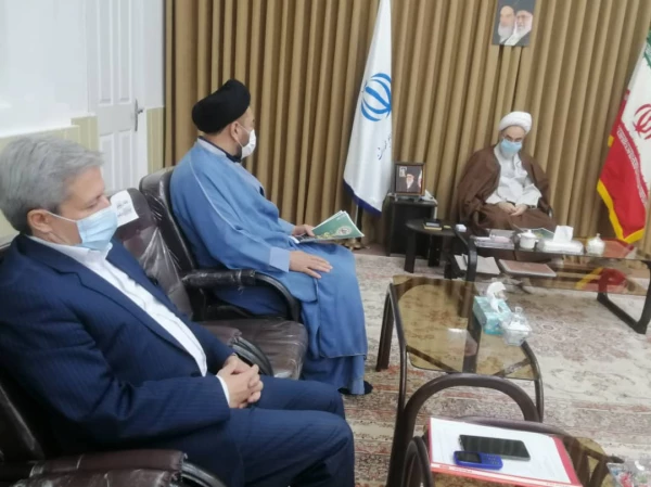 دیدار سرپرست مدیریت امورپردیس های دانشگاه فرهنگیان گیلان با نماینده ولی فقیه وامام جمعه شهرستان رشت 2