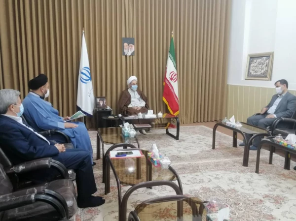 دیدار سرپرست مدیریت امورپردیس های دانشگاه فرهنگیان گیلان با نماینده ولی فقیه وامام جمعه شهرستان رشت 4