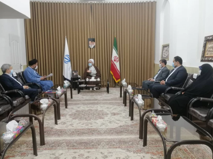 دیدار سرپرست مدیریت امورپردیس های دانشگاه فرهنگیان گیلان با نماینده ولی فقیه وامام جمعه شهرستان رشت 5