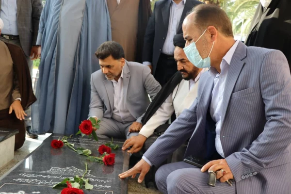 ادای احترام مسئولین دانشگاه فرهنگیان به شهدای گمنام دانشگاه فرهنگیان گیلان 3