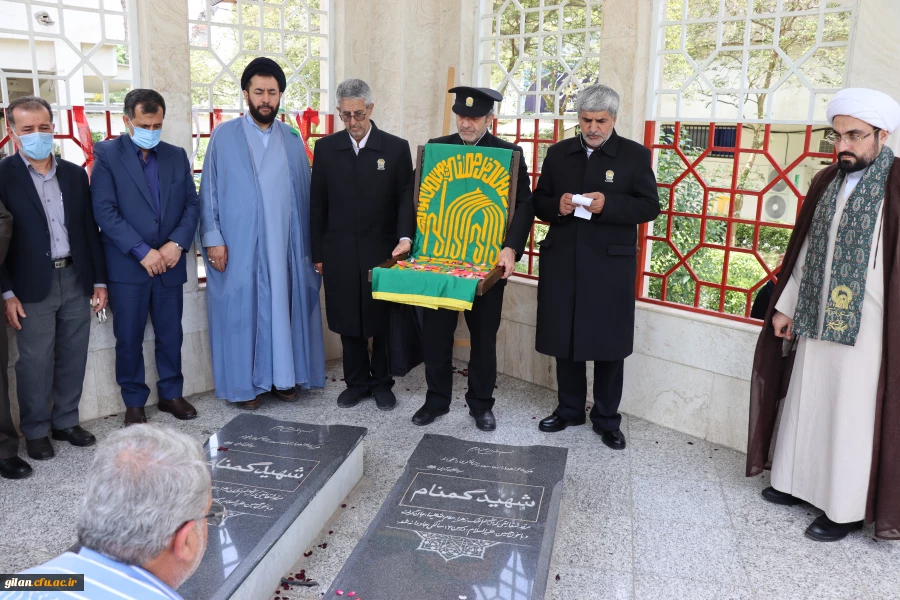 پرچم متبرک شده حرم امام رضا(ع) دانشگاه فرهنگیان گیلان را به عطرعشق وارادت معطر گردید. 3