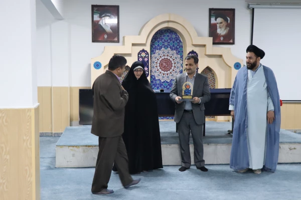 تجلیل از عوامل برگزارکننده سی و دومین جشنواره ملی قرآن و عترت دانشجویی 4