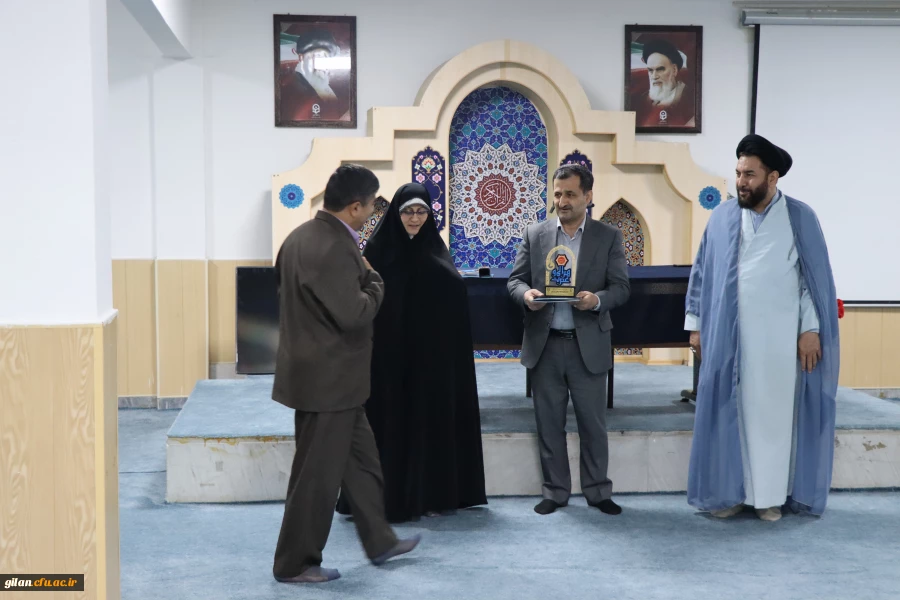 تجلیل از عوامل برگزارکننده سی و دومین جشنواره ملی قرآن و عترت دانشجویی 4