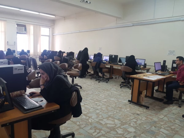 دانشگاه فرهنگیان کرمان از برگزاری آزمون جامع پایانی ویژه سری پنجم نیروهای مشمول قانون تعیین تکلیف وزارت آموزش و پرورش و افراد جامانده از سنوات قبل به صورت حضوری، الکترونیکی خبر داد.

 2