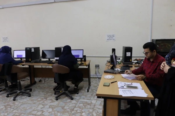 دانشگاه فرهنگیان کرمان از برگزاری آزمون جامع پایانی ویژه سری پنجم نیروهای مشمول قانون تعیین تکلیف وزارت آموزش و پرورش و افراد جامانده از سنوات قبل به صورت حضوری، الکترونیکی خبر داد.

 3