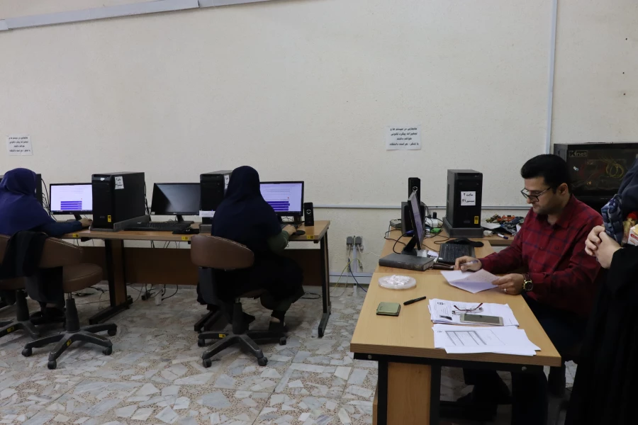 دانشگاه فرهنگیان کرمان از برگزاری آزمون جامع پایانی ویژه سری پنجم نیروهای مشمول قانون تعیین تکلیف وزارت آموزش و پرورش و افراد جامانده از سنوات قبل به صورت حضوری، الکترونیکی خبر داد.

 3