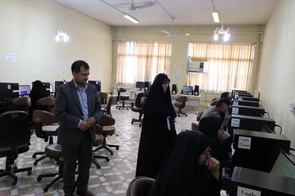 دانشگاه فرهنگیان کرمان از برگزاری آزمون جامع پایانی ویژه سری پنجم نیروهای مشمول قانون تعیین تکلیف وزارت آموزش و پرورش و افراد جامانده از سنوات قبل به صورت حضوری، الکترونیکی خبر داد.

 4