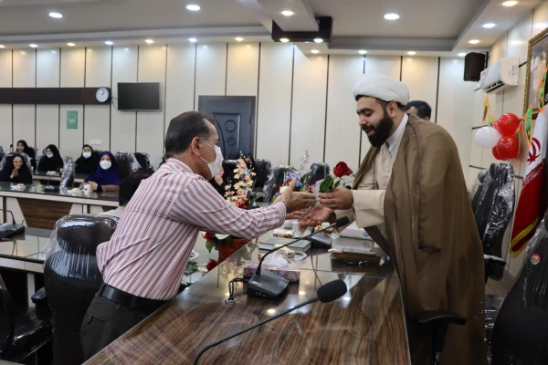 
برگزاری آیین گرامیداشت عید غدیرخم وتجلیل از سادات شاغل دانشگاه فرهنگیان گیلان
 3