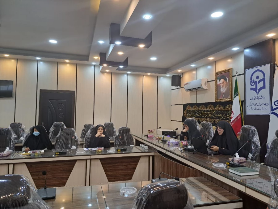 نشست تخصصی "چگونه حسینی شویم و  حسینی بمانیم " 4