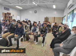 می دانیم که امروز اگر به سایه راحت نشسته ایم، مدیون استقامت شهیدانی هستیم که در آشوب ظلمت چیره، به مصاف شب رفتند تا ایمان خفته انسان را به سامان صبح برسانند. 4