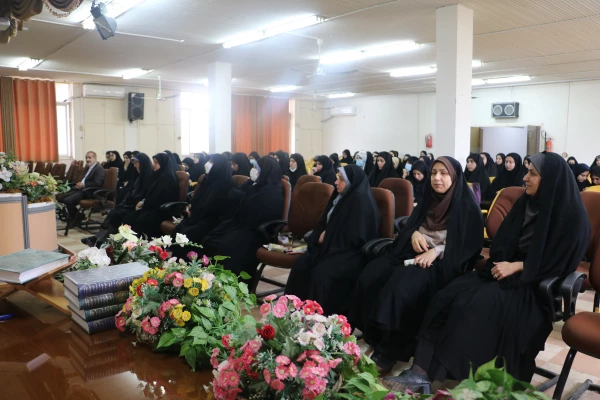 نشست استکبار شناسی و نقش معلمان آینده در این مورد 3