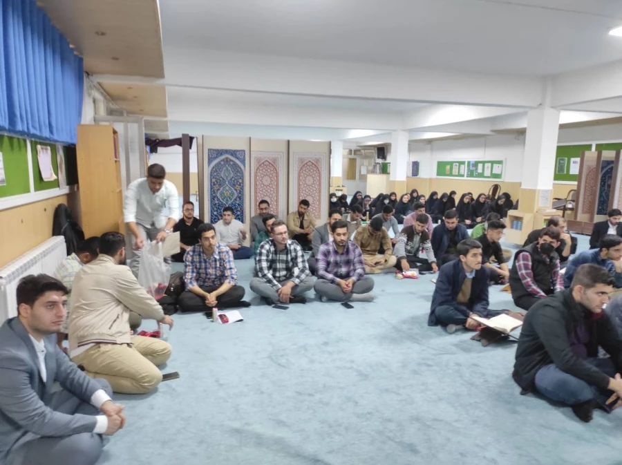  در پردیس امام علی(ع)رشت برگزار گردید:  محفل انس با قرآن  8