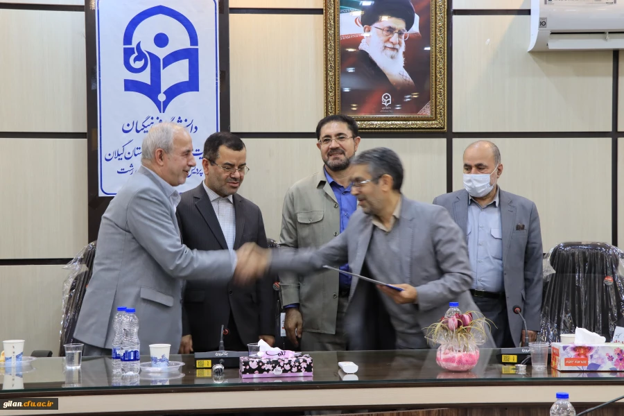 مراسم تکریم دکتر صفری  و معارفه دکتر شاکری نژاد 8