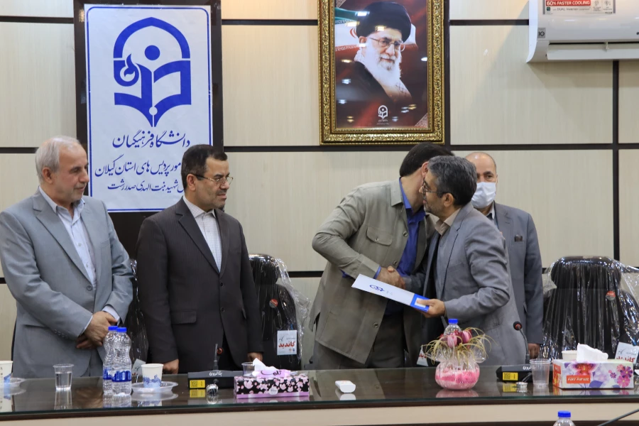 مراسم تکریم دکتر صفری  و معارفه دکتر شاکری نژاد 9