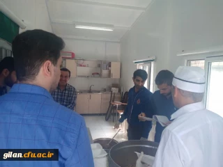 نحوه پخت و توزیع غذای دانشجویان مورد بررسی قرار گرفت.

کیفیت پخت و توزیع غذا بررسی شد.