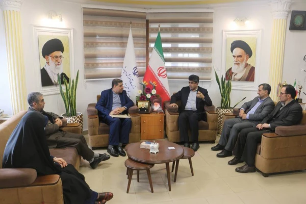 مدیرکل امور اداری دانشگاه فرهنگیان با مدیر کل آموزش و پرورش استان گیلان دیدار و گفتگو کردند. 2