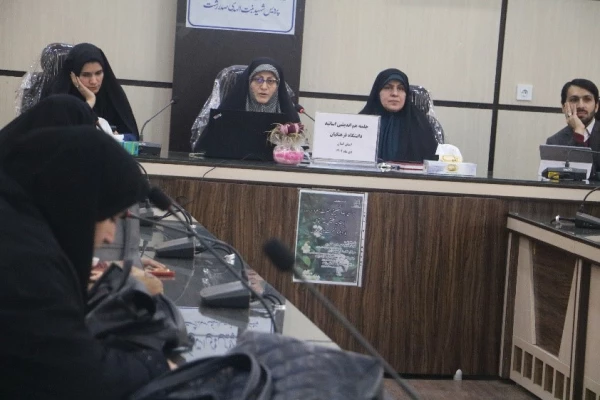 برگزاری نشست علمی-تخصصی درمورد ابعاد شخصیتی حضرت فاطمه زهرا سلام الله علیها باتاکید بررویکرد اجتماعی حضرت در مقایسه تطبیقی بافمنیست های اسلامی 4