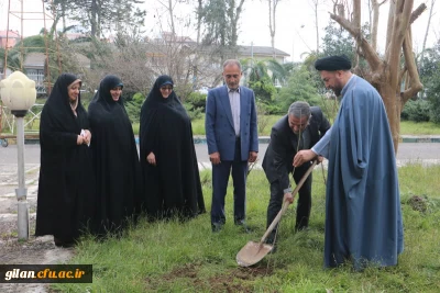روابط عمومی دانشگاه فرهنگیان گیلان خبر داد

به مناسبت روز درختکاری تعدادی نهال در پردیس شهیده بنت الهدی صدر رشت کاشته شد