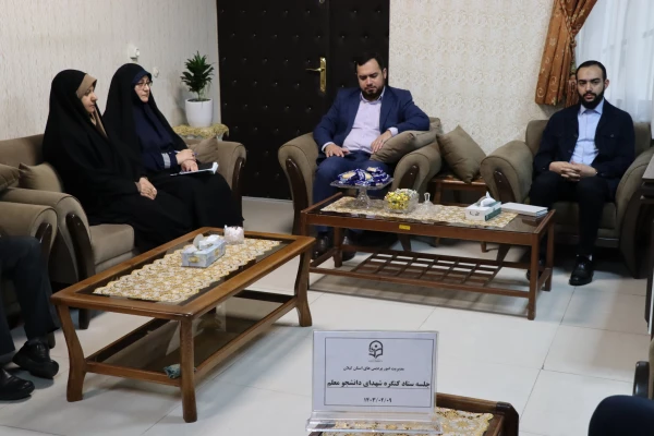 فرهنگ شهادت عبارت است از :« تعیین عاشقانه ای که انسان دنیوی  را در عبور از  حیات مادی به حیات معنوی  لقاءا...می رساند» 7