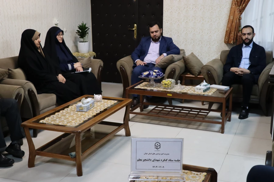 فرهنگ شهادت عبارت است از :« تعیین عاشقانه ای که انسان دنیوی  را در عبور از  حیات مادی به حیات معنوی  لقاءا...می رساند» 7