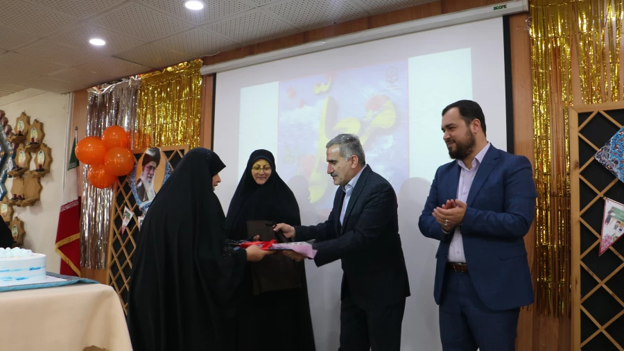 بزرگداشت دهه سرآمدی آموزش و گرامیداشت مقام معلم در پردیس شهیده بنت الهدی صدر رشت 6