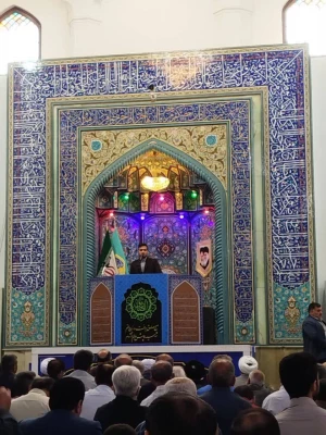 حضور دانشجومعلمان و مسئولین پردیس امام علی (ع) رشت در نماز جمعه 4