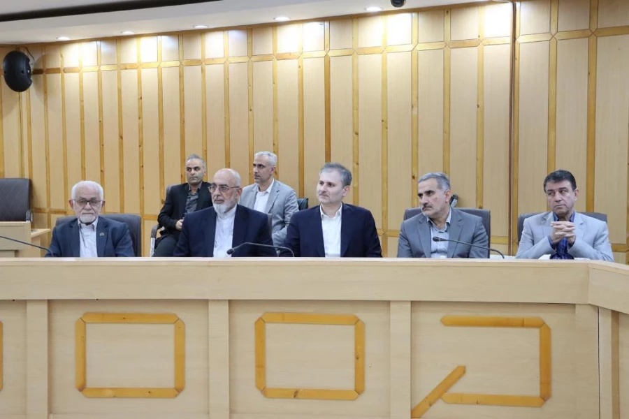 نشست شورای آموزش و پرورش در استانداری گیلان برگزار شد. 3