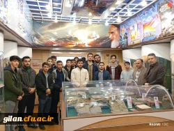 همزمان با هفته بسیج، دانشجویان پردیس امام علی (ع) از موزه ی شهدای دفاع مقدس بازدید نمودند. 5