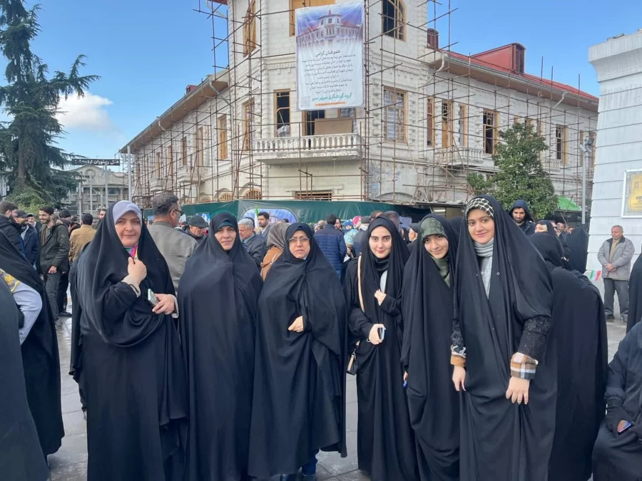 حضور پرشور و حماسی روسا ، اعضای هیات علمی ، اساتید ، کارکنان و دانشجو معلمان استان گیلان در 46 سالگرد پیروزی انقلاب اسلامی ایران 5