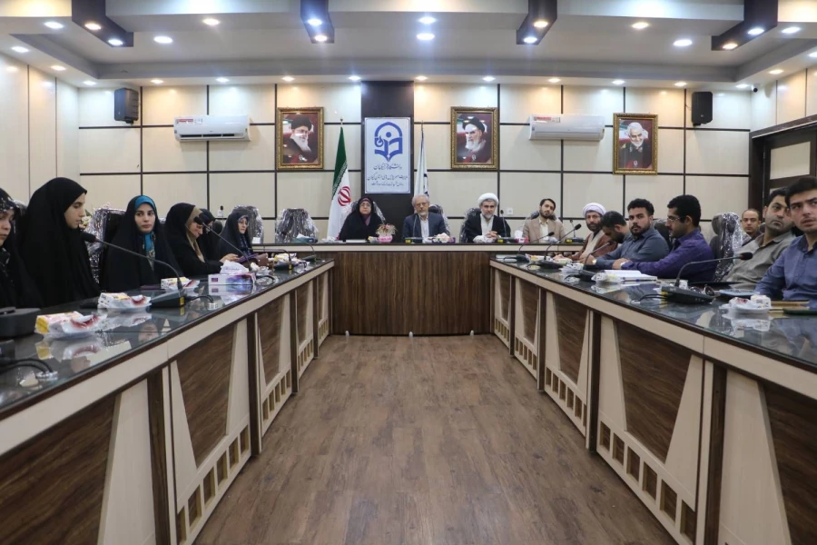 نشست تخصصی  نقش معلم در تعالی معنوی و امید به زندگی نسل آینده 4