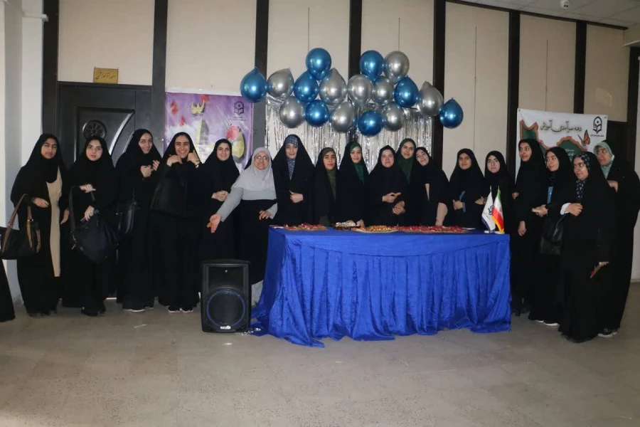 تبریک دهه سرآمدی و روز استاد توسط ریاست دانشگاه فرهنگیان گیلان 3