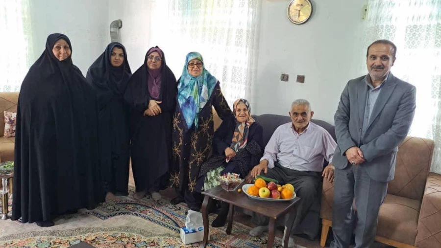 دیدار با خانواده شهدا موجب عزت و افتخار است 2