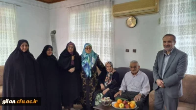 دیدار با خانواده شهدا موجب عزت و افتخار است