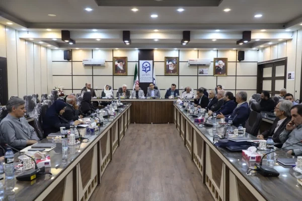 استاندار در نشست با جمعی از چهره های فرهنگی و هنری استان گیلان 5