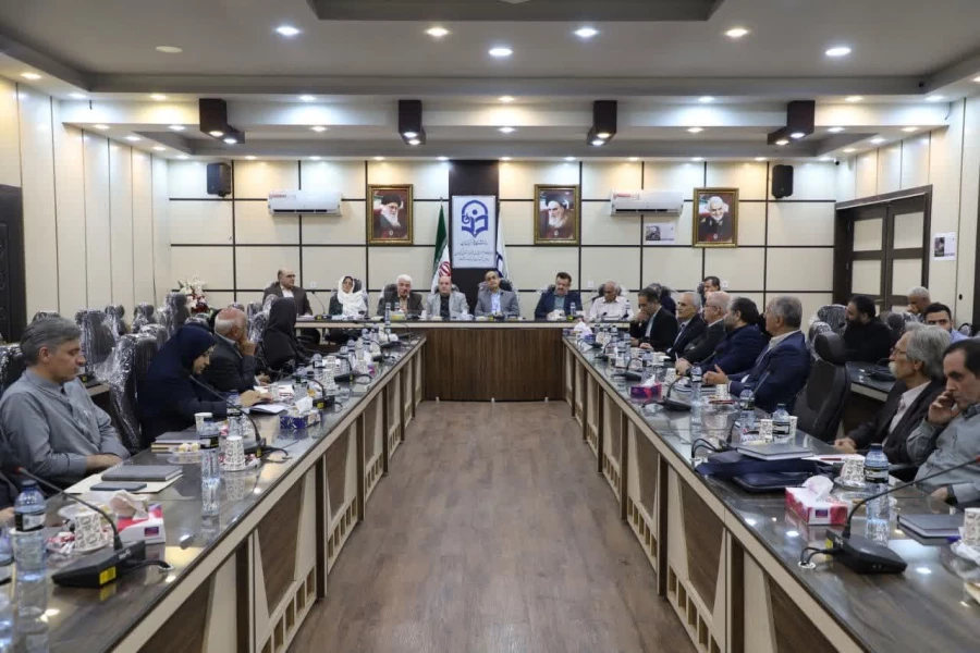 استاندار در نشست با جمعی از چهره های فرهنگی و هنری استان گیلان 5