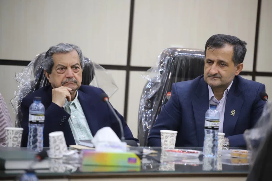 استاندار در نشست با جمعی از چهره های فرهنگی و هنری استان گیلان 8