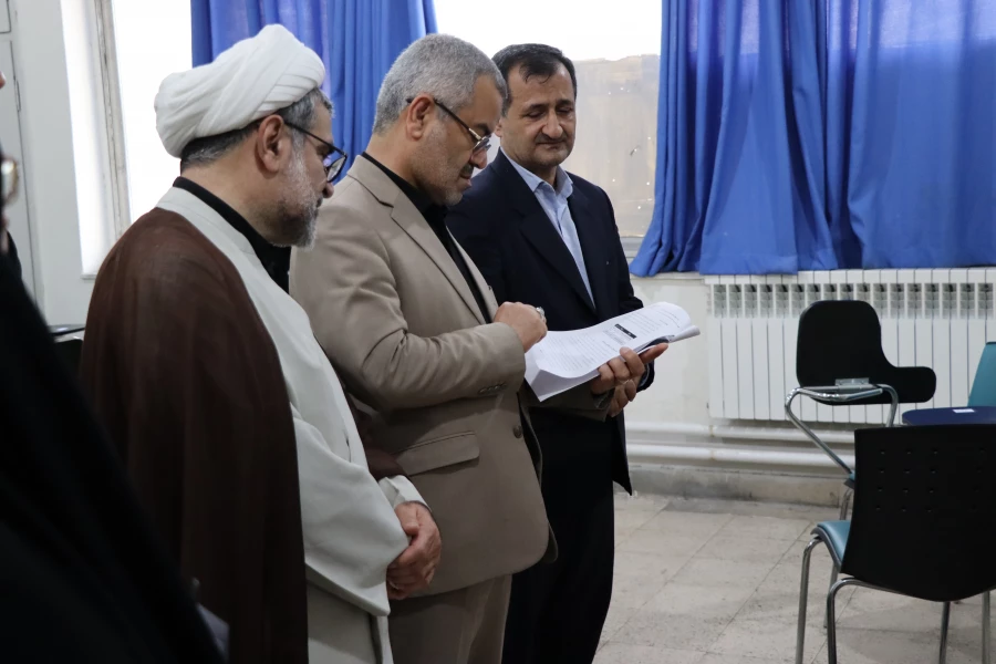 حضور دکتر محمدرضا احمدی سنگری نماینده محترم شهرستان های رشت و خمام و دبیر کمیسیون آموزش و تحقیقات مجلس در دانشگاه فرهنگیان گیلان
 2